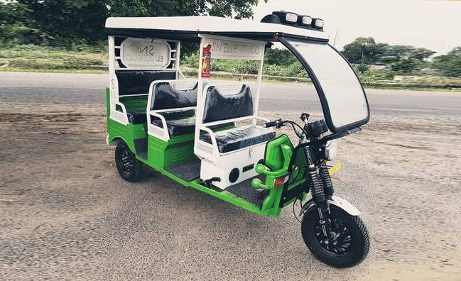 Top Electric Three Wheeler In India Passenger Trucks Cardekho Com