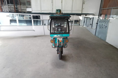 मिलिफ़ ई-रिक्शा 4 सीटर/इलेक्ट्रिक