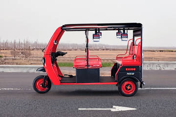 exide e rickshaw loader price