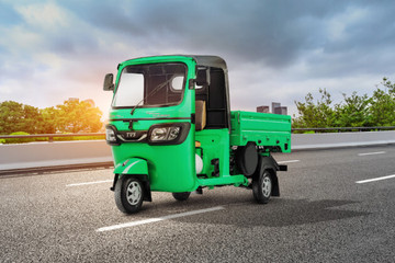 TVS King Kargo